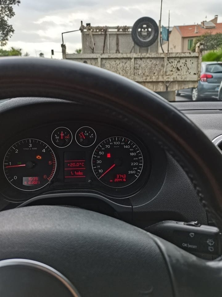 découvrez nos conseils et astuces pour enlever le voyant d'airbag de votre véhicule. apprenez comment identifier la cause du problème et les étapes à suivre pour une réparation efficace et sécurisée.