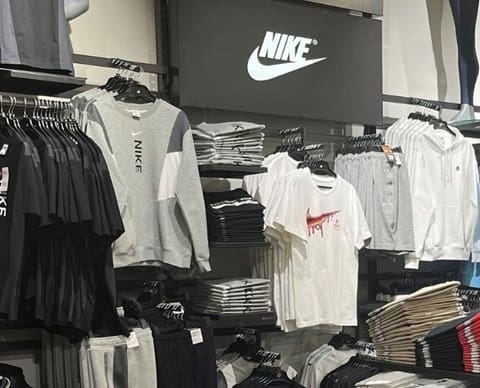 découvrez les avis clients sur jd sports pour mieux comprendre la qualité de leurs produits et services. lisez les retours d'expérience des acheteurs et faites un choix éclairé avant votre prochaine commande.