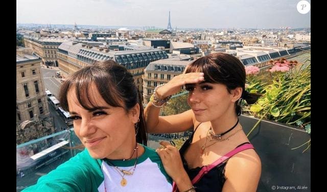 découvrez comment annily fait appel à de l'aide pour surmonter des défis. une histoire inspirante de courage et de solidarité.