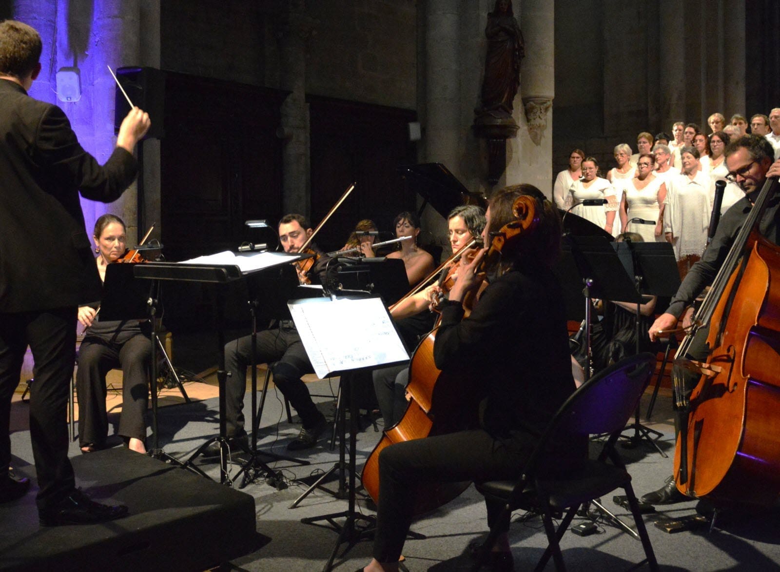découvrez l'énergie explosive de notre concert d'ouverture, une soirée inoubliable où la musique résonne et les artistes brillent. ne manquez pas cette célébration musicale qui marquera le début d'une saison riche en émotions et en découvertes.