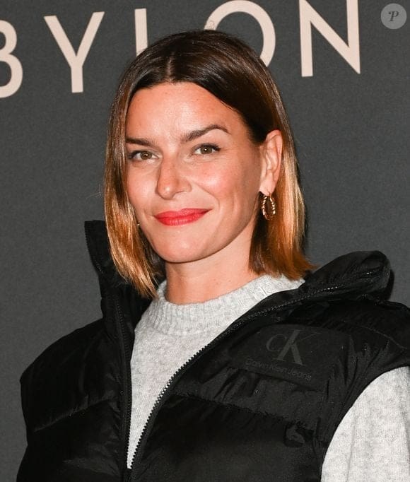 découvrez les coulisses de la vie amoureuse de fauve hautot alors qu'elle dévoile son nouveau couple. plongez dans les détails de cette relation surprenante et les réactions de ses fans sur les réseaux sociaux.