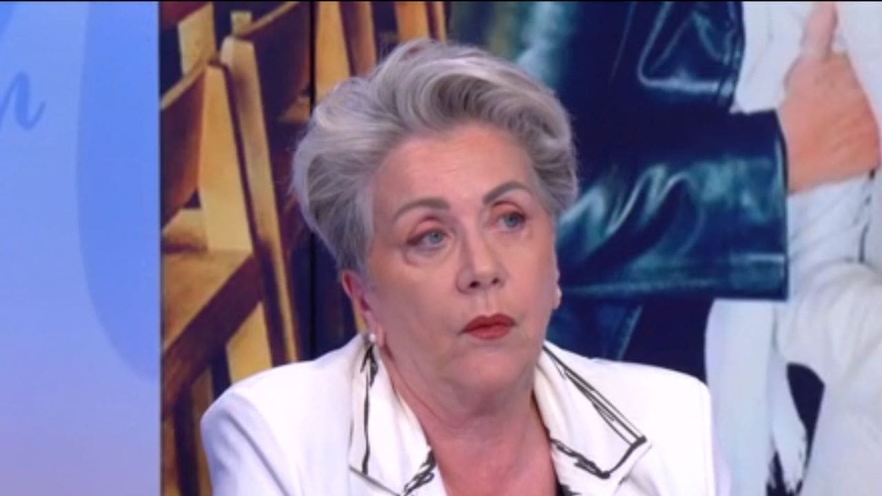 découvrez les réflexions de françoise laborde sur la vie et l'œuvre de catherine, une exploration touchante qui met en lumière leur relation et les influences mutuelles qui ont façonné leurs parcours.