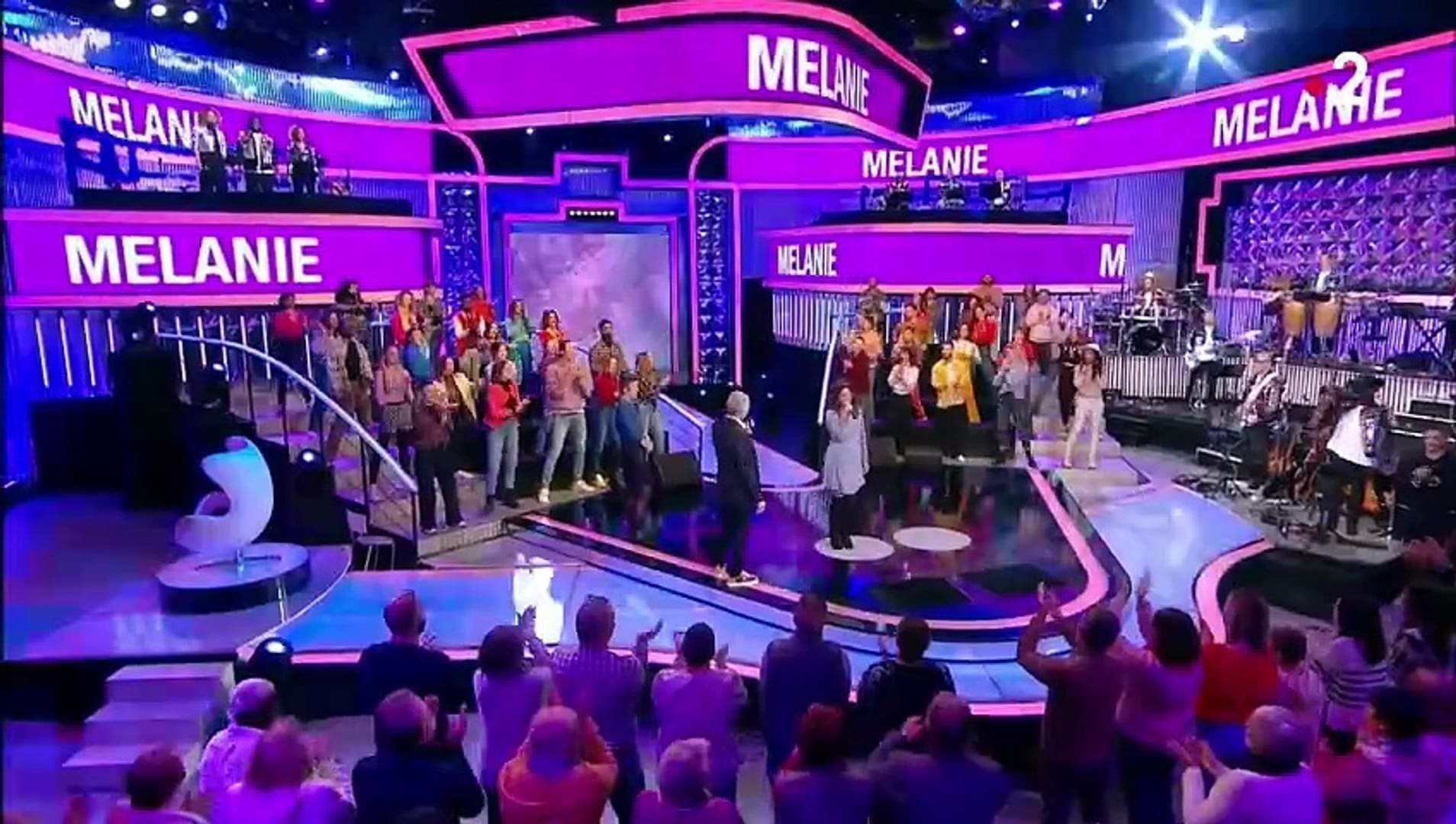 dans cet épisode inattendu, nagui se retrouve surpris par les révélations de nelly, créant une atmosphère pleine d'émotion et de rires. découvrez comment cette interaction saisissante captive l'audience et transforme le cours de l'émission.