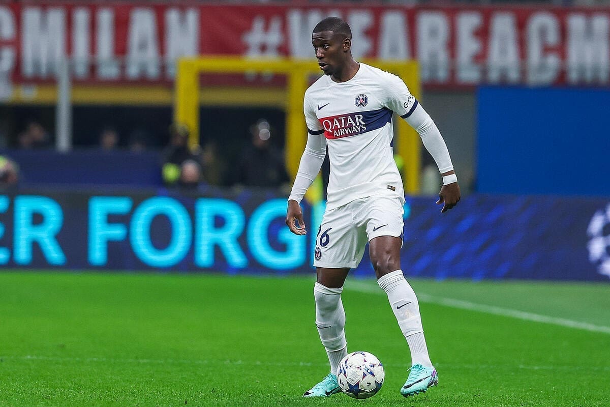 découvrez les détails captivants du départ surprise d'un joueur clé du psg. plongez dans les coulisses de cette annonce inattendue et les répercussions qu'elle aura sur l'équipe et la saison à venir.