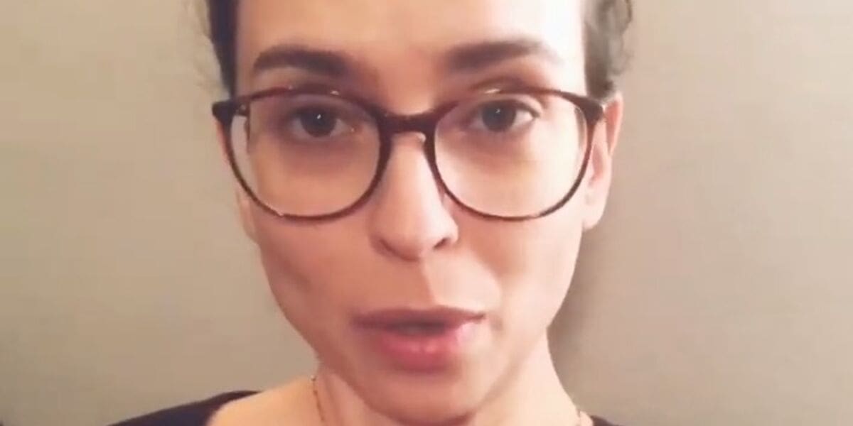 découvrez 'frustration' de lucie bernardoni, un roman captivant qui explore les émotions intenses et les luttes internes d'une femme moderne. à travers un récit poignant, plongez dans un univers où chaque page vous invite à réfléchir sur vos propres frustrations et aspirations.