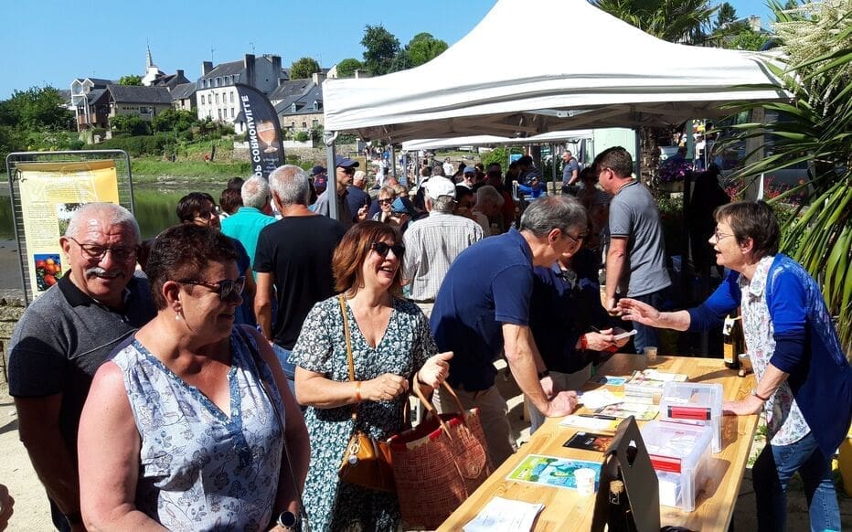 découvrez notre guide complet sur le cidre : histoire, types, procédés de fabrication et conseils de dégustation. plongez dans l'univers de cette boisson traditionnelle, apprenez à choisir le meilleur cidre et savourez pleinement ses arômes uniques.