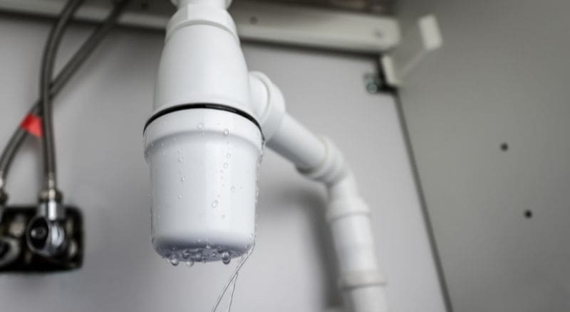 découvrez comment éliminer les odeurs de canalisation grâce aux astuces de grand-mère. des solutions naturelles et efficaces pour retrouver une maison saine et sans mauvaises odeurs.