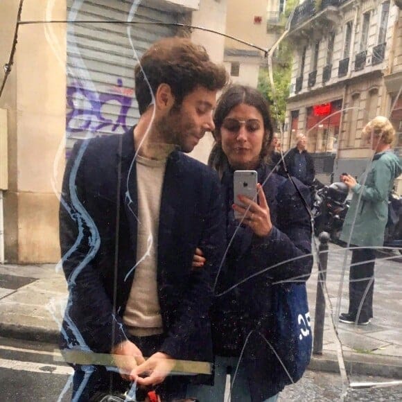 découvrez l'histoire touchante de la relation entre benjamin et agathe, deux personnages au destin croisé, entre amour, rires et défis. plongez dans leur univers émotionnel riche où chaque moment compte.