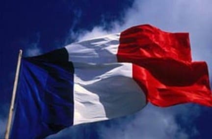 découvrez la signification du drapeau français, symbole emblématique de la france, représentant la liberté, l'égalité et la fraternité. plongez dans l'histoire de ses couleurs bleu, blanc et rouge et leur importance culturelle.