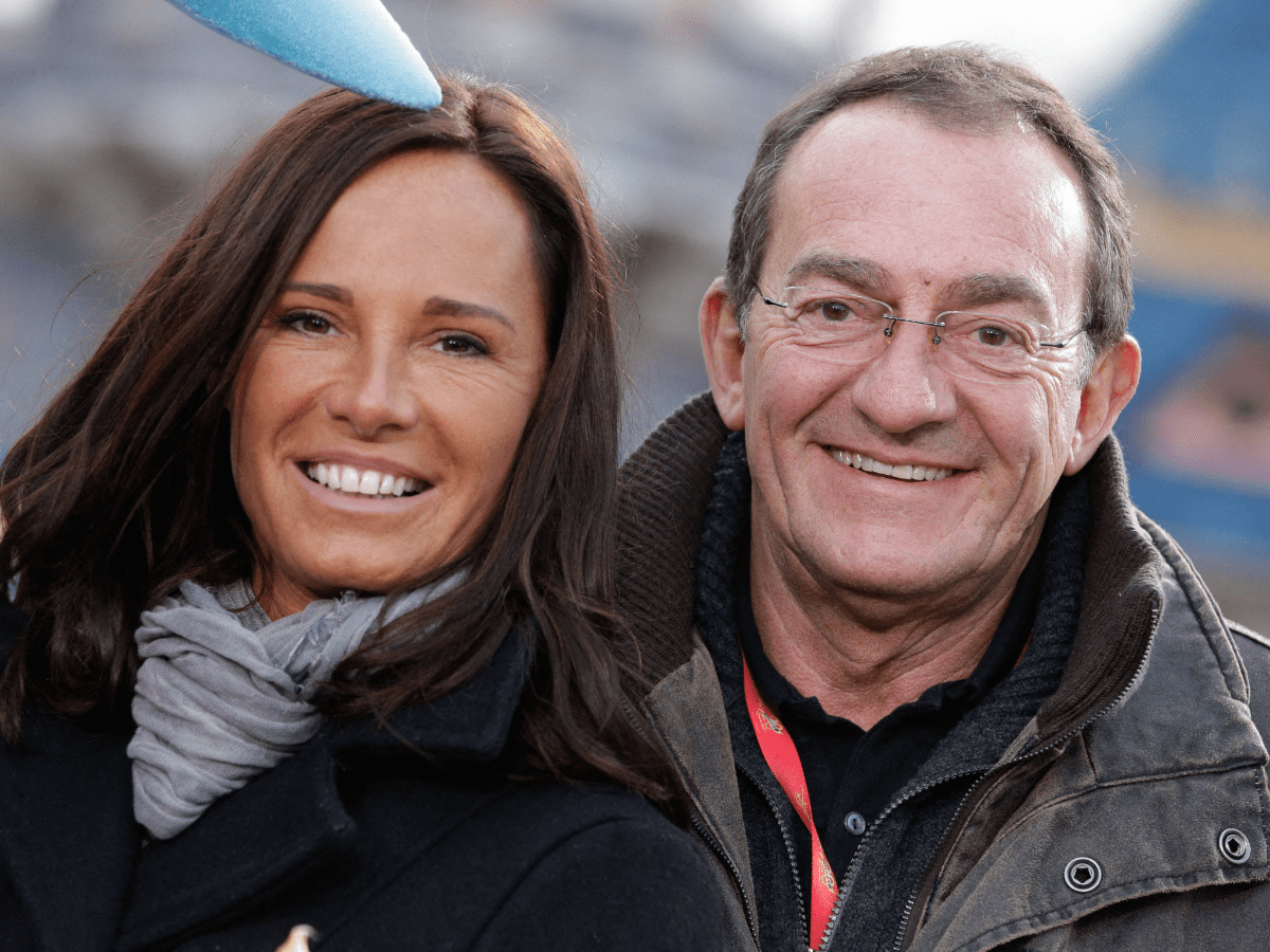 revivez les moments marquants de la carrière de jean-pierre pernaut, emblématique journaliste et présentateur du jt, à travers des souvenirs émouvants et des anecdotes captivantes qui ont fait sa réputation.