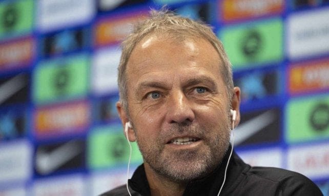 découvrez l'analyse d'hansi flick sur le fc barcelone, ses stratégies de jeu et les défis actuels du club. plongez au cœur des insights d'un entraîneur de renom sur l'un des plus grands clubs de football au monde.