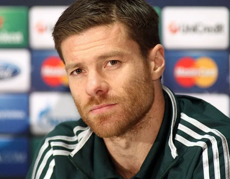 découvrez les détails du transfert de xabi alonso vers le real madrid, un chapitre marquant de l'histoire du club. plongez dans les enjeux sportifs et les performances du joueur qui a révolutionné le milieu de terrain madrilène.