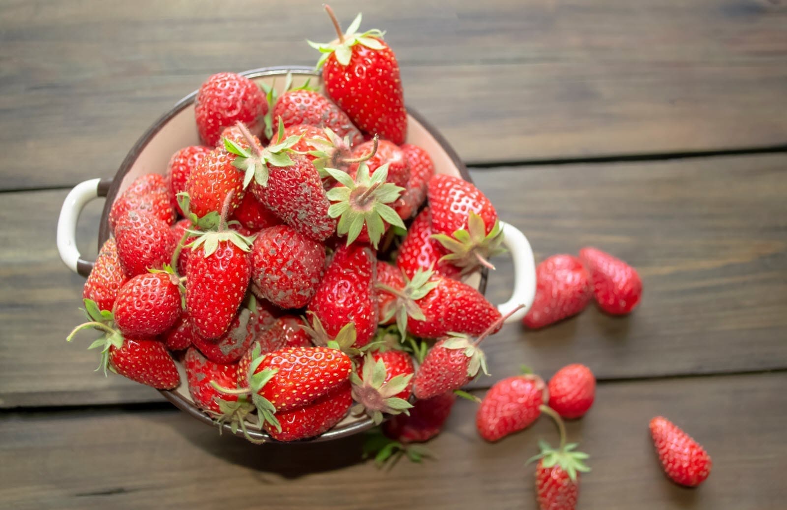 découvrez nos meilleures astuces pour cultiver, conserver et savourer les fraises. apprenez des conseils pratiques pour maximiser votre récolte et profiter pleinement de ces délicieuses baies sucrées.