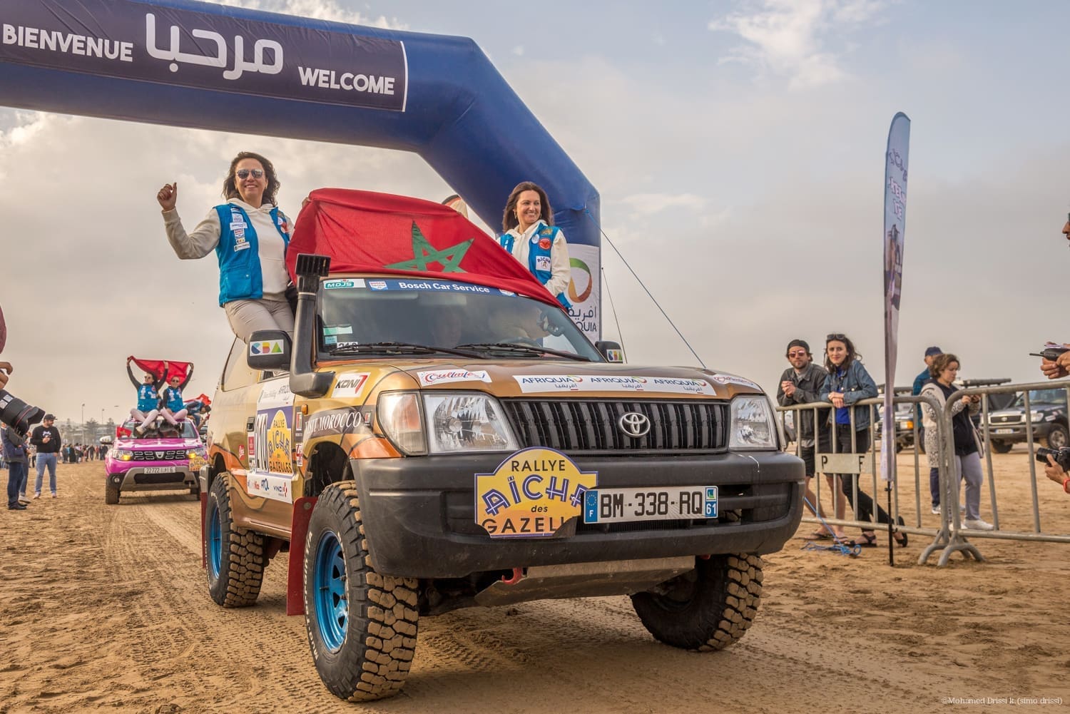 découvrez l'univers fascinant de bennani, héritières des gazelles. plongez dans une aventure élégante où tradition et modernité se rencontrent, révélant le savoir-faire unique de ces femmes inspirantes à travers des créations qui célèbrent la beauté et la force de la culture berbère.