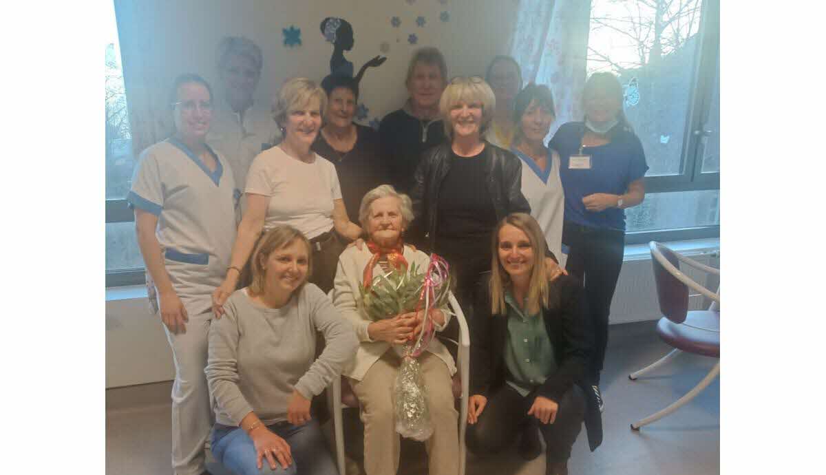 découvrez les secrets du centenaire et de la longévité. explorez les facteurs qui contribuent à vivre plus longtemps et en meilleure santé, ainsi que des témoignages inspirants de ceux ayant atteint cet âge exceptionnel.