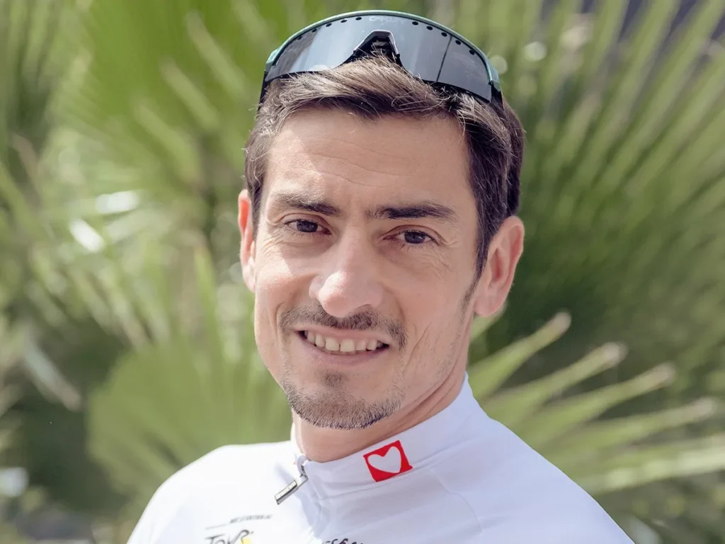 découvrez la vie et le parcours de claude dartois, célèbre personnalité française, et plongez dans son univers familial enrichissant. un récit fascinant sur les liens familiaux, l'amour et l'héritage.