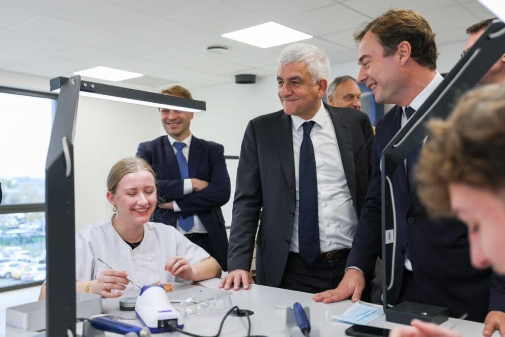 découvrez les opportunités de collaboration en normandie, une région riche en histoire et innovation. explorez des partenariats, des projets et des initiatives qui dynamisent l'économie locale et favorisent l'échange entre entreprises et institutions.