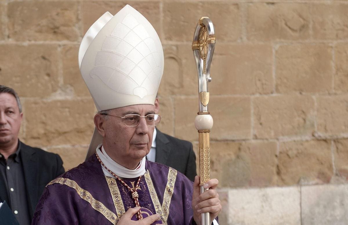 découvrez les coulisses du conclave pour élire le nouveau pape, un événement chargé d'histoire et de traditions, où cardinaux du monde entier se réunissent pour guider l'église catholique vers l'avenir.
