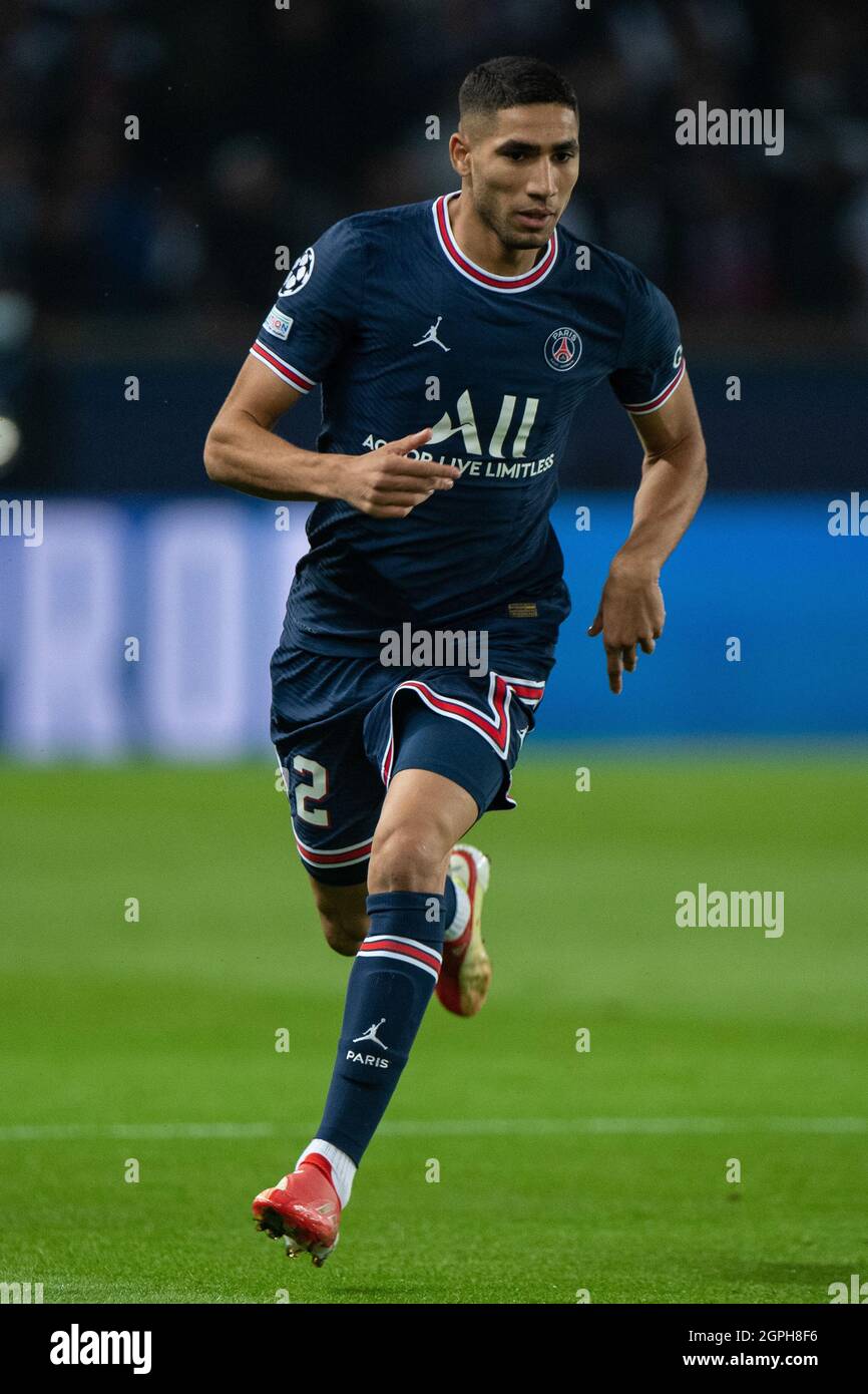 découvrez le parcours d'achraf hakimi au paris saint-germain, ses performances exceptionnelles, son impact sur l'équipe et son rôle clé dans la quête de nouveaux titres pour le club parisien.