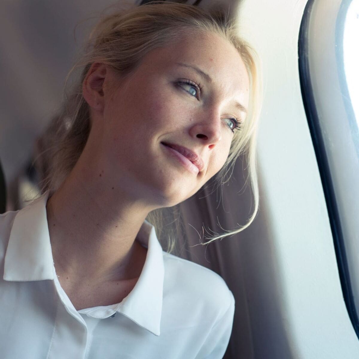 découvrez les meilleures pratiques pour maintenir une hygiène optimale à bord des avions. conseils pour voyageurs pour éviter les germes et les infections, tout en garantissant un voyage agréable.