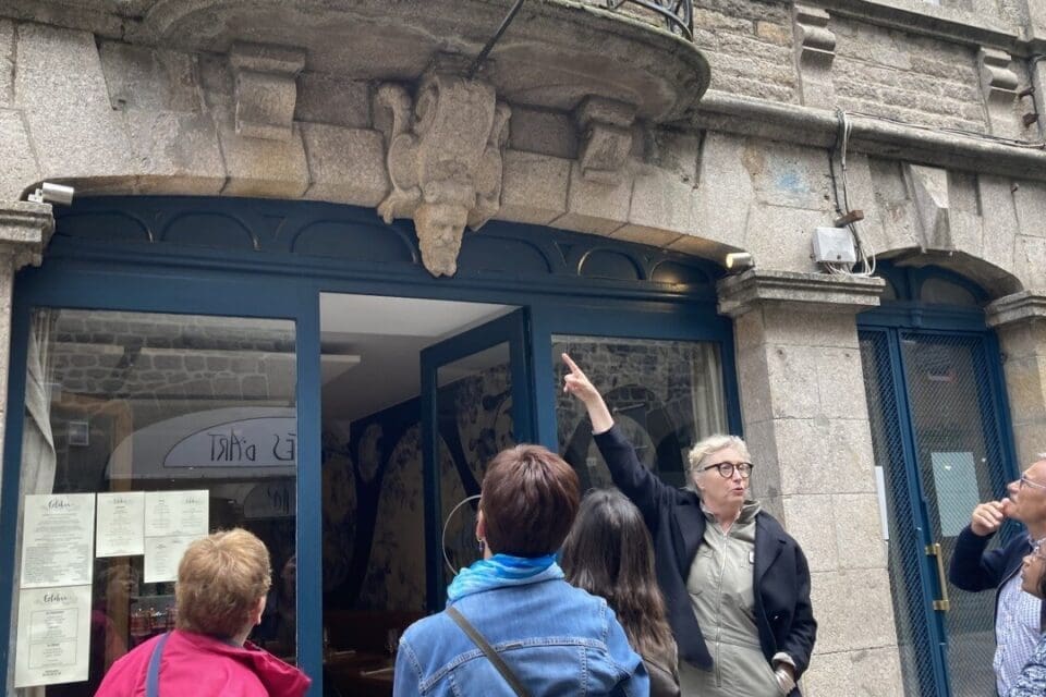 découvrez les secrets de la longévité à dinan, une charmante ville bretonne. explorez des conseils pour une vie saine, des traditions locales et des activités qui favorisent le bien-être. vivre longtemps et heureux à dinan, c'est possible !