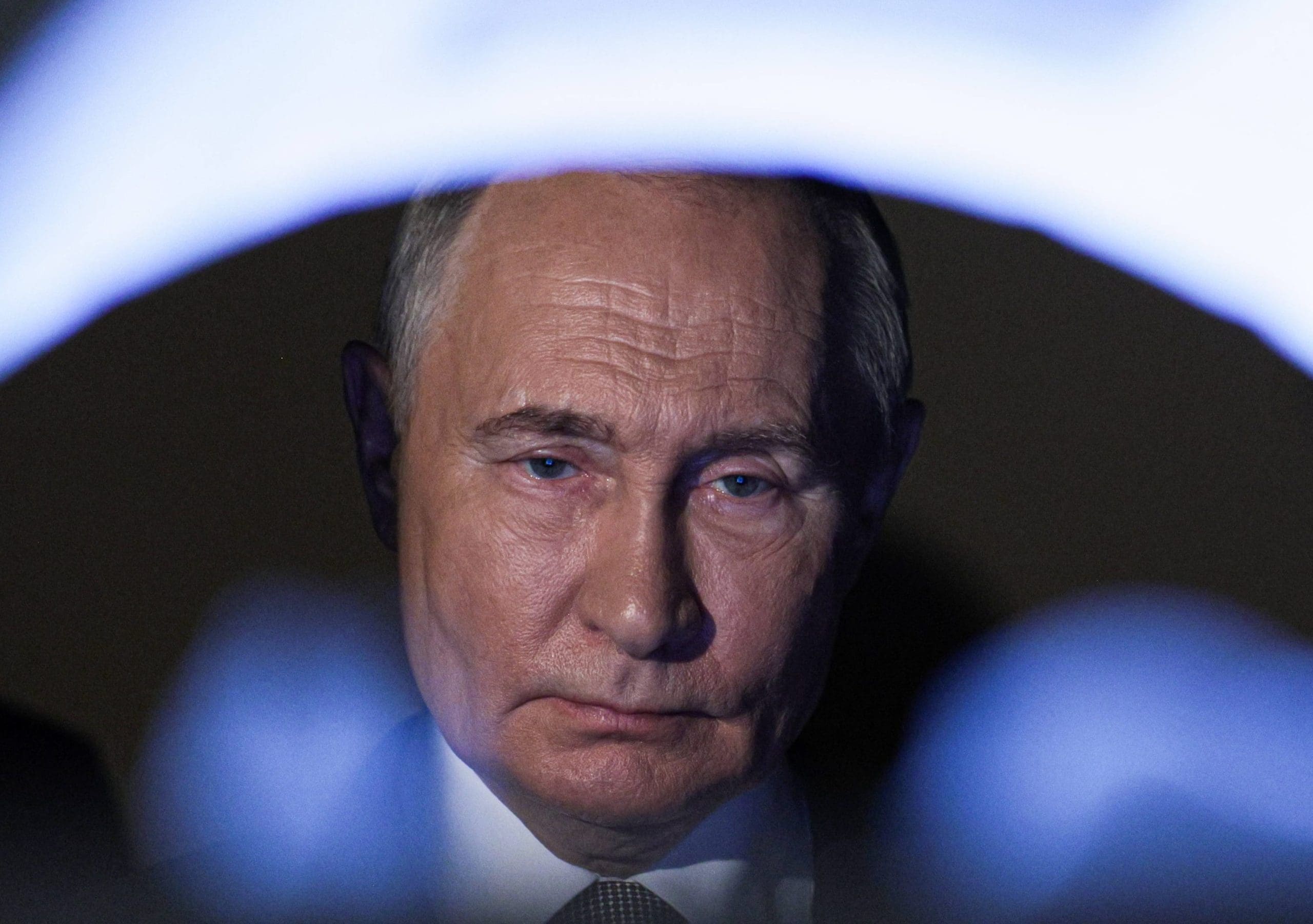 découvrez l'analyse approfondie des stratégies de négociation autour du conflit entre la russie et l'ukraine. explorez le rôle crucial des négociateurs, les enjeux politiques et les perspectives de paix dans cette crise complexe.