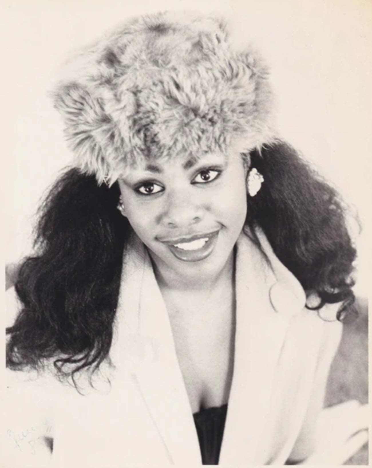 découvrez l'univers mystérieux de q lazzarus, l'artiste emblématique connu pour sa voix envoûtante et son impact intemporel sur la musique. plongez dans ses compositions uniques qui mêlent mélancolie et profondeur, faisant de son œuvre un véritable trésor musical.