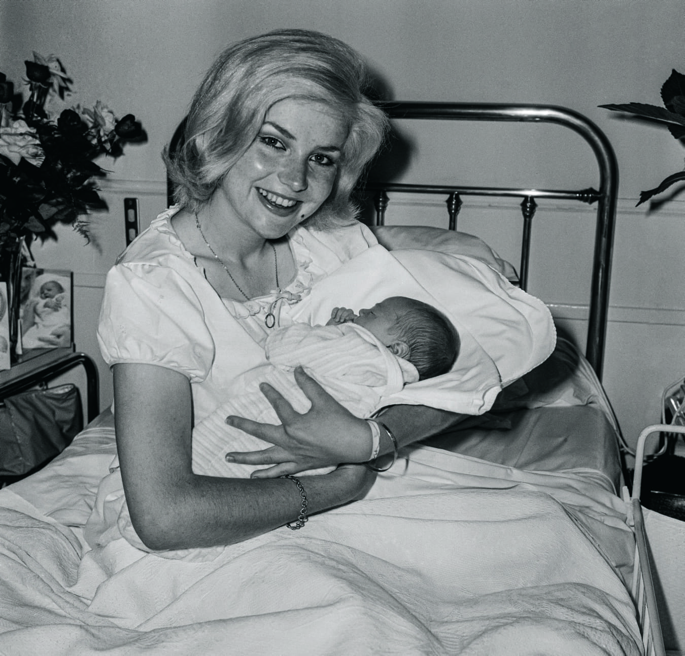 découvrez les tensions et les craintes de romain vidal dans la relation complexe avec michèle torr. plongez dans les coulisses de cette histoire fascinante, entre passion et doutes, révélant les émotions sincères de ces deux personnalités emblématiques.