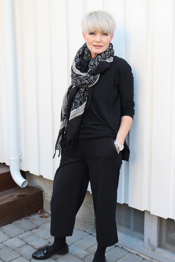 découvrez les secrets d'une silhouette épanouie à 60 ans ! des conseils de bien-être, des astuces mode et des suggestions d'activités pour célébrer votre beauté et votre confiance à cet âge. révélez le meilleur de vous-même et embrassez cette nouvelle décennie avec style.