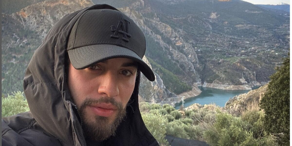 découvrez l'intense récit de "silence père fils", une exploration poignante des relations familiales et des non-dits qui façonnent nos vies. un voyage émotionnel au cœur des silences entre générations, révélant les secrets et les luttes d'une paternité complexe.