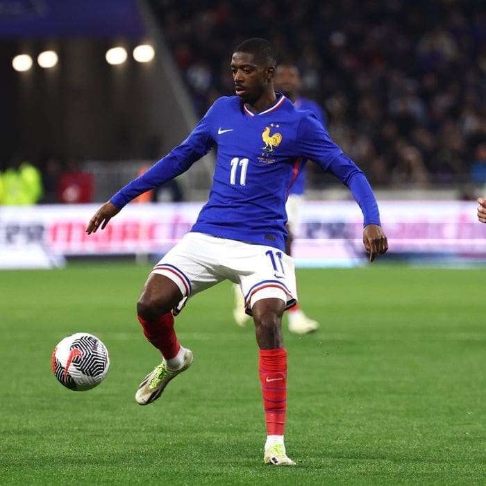 découvrez le parcours impressionnant d'ousmane dembélé, son ascension fulgurante dans le monde du football, ses victoires en club et ses réussites sur la scène internationale. plongez dans l'univers d'un talent exceptionnel, symbole de détermination et de succès.