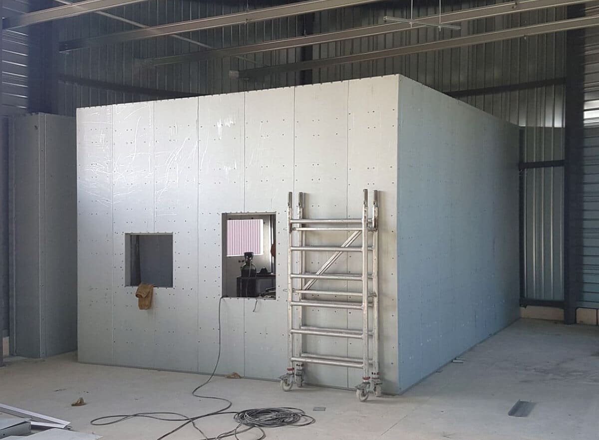 découvrez le rôle essentiel de l'acteur clé dans la conception et la gestion des abris antiatomiques, garantissant sécurité et protection face aux menaces nucléaires. informez-vous sur les stratégies, les infrastructures et les normes de sécurité mises en place pour assurer la survie en cas d'urgence.