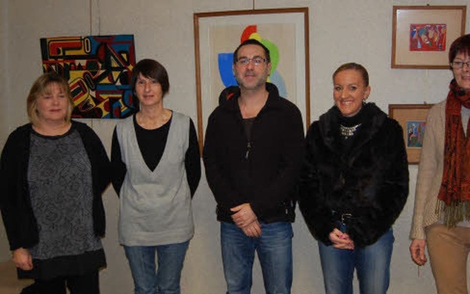 découvrez les aventures palpitantes d'un agent secret à concarneau, une ville médiévale bretonne pleine de mystères. suivez ses missions secrètes et plongez dans un univers d'espionnage et de rebondissements, où chaque ruelle pourrait cacher un indice crucial.