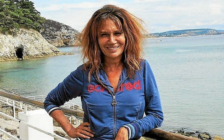 découvrez anne-sophie lapix sous un nouveau jour dans 'incognito'. plongez dans l'univers fascinant de la journaliste et animatrice française, révélant ses facettes méconnues et ses moments inattendus au-delà des caméras.