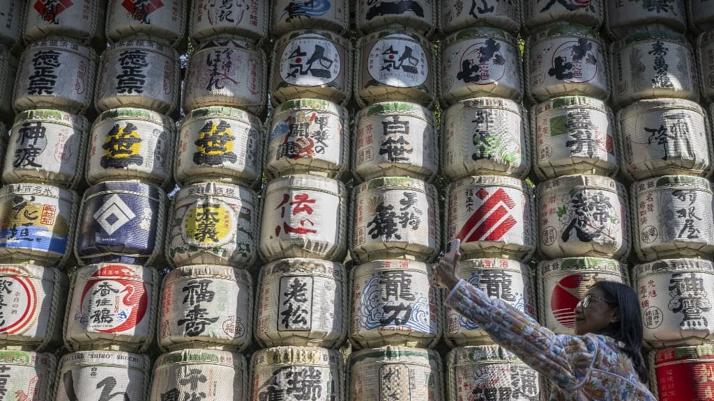découvrez l'histoire fascinante de la boisson millénaire des japonais, symbole de tradition et de raffinement. explorez ses bienfaits, ses variétés et son rôle essentiel dans la culture nipponne.