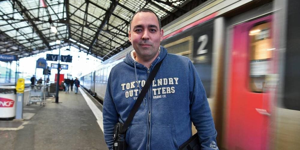 découvrez l'univers captivant du conducteur mystérieux, un personnage intrigant au passé énigmatique, dont chaque voyage réserve des surprises. plongez dans une aventure pleine de suspense et de secrets inavoués!