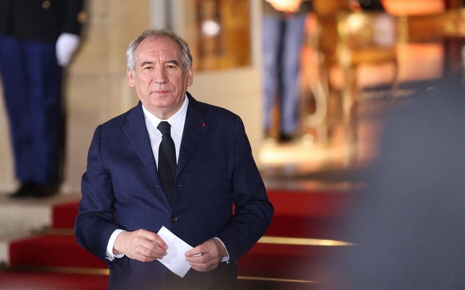 profitez d'un dîner discret après votre rencontre avec françois bayrou. dégustez une cuisine raffinée dans une ambiance intime, idéale pour des conversations en toute tranquillité. réservez votre table dès maintenant pour une expérience culinaire inoubliable.