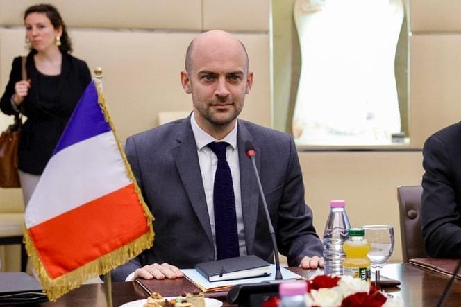 découvrez les enjeux et les implications de l'expulsion dans des lieux secrets à travers notre article. plongée dans un monde méconnu où le mystère et la légalité s'entremêlent.