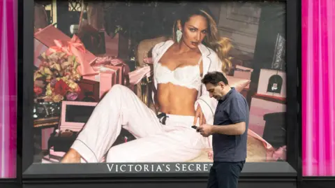 découvrez les détails de l'incident de sécurité survenu chez victoria's secret, ses implications et les mesures prises pour protéger les données des clients. restez informé sur la sécurité des marques que vous aimez.