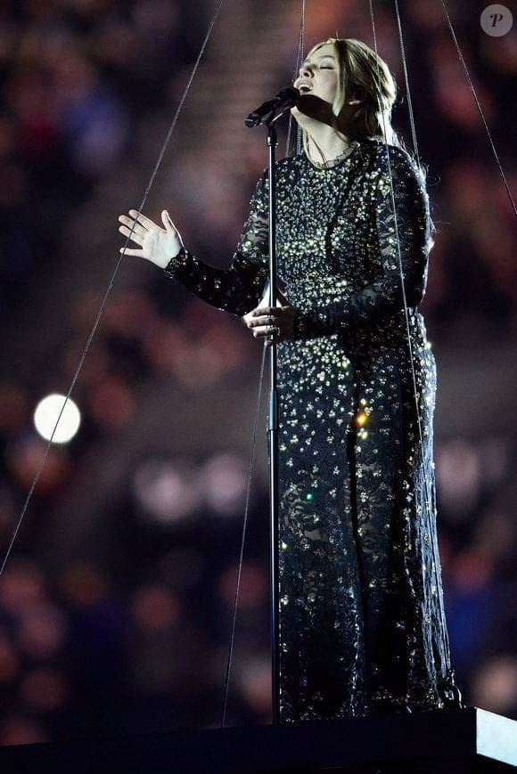 découvrez comment louane, déçue par les résultats de l'eurovision, trouve réconfort auprès de sa fille esmée. un moment touchant qui montre la force des liens familiaux face à la déception.