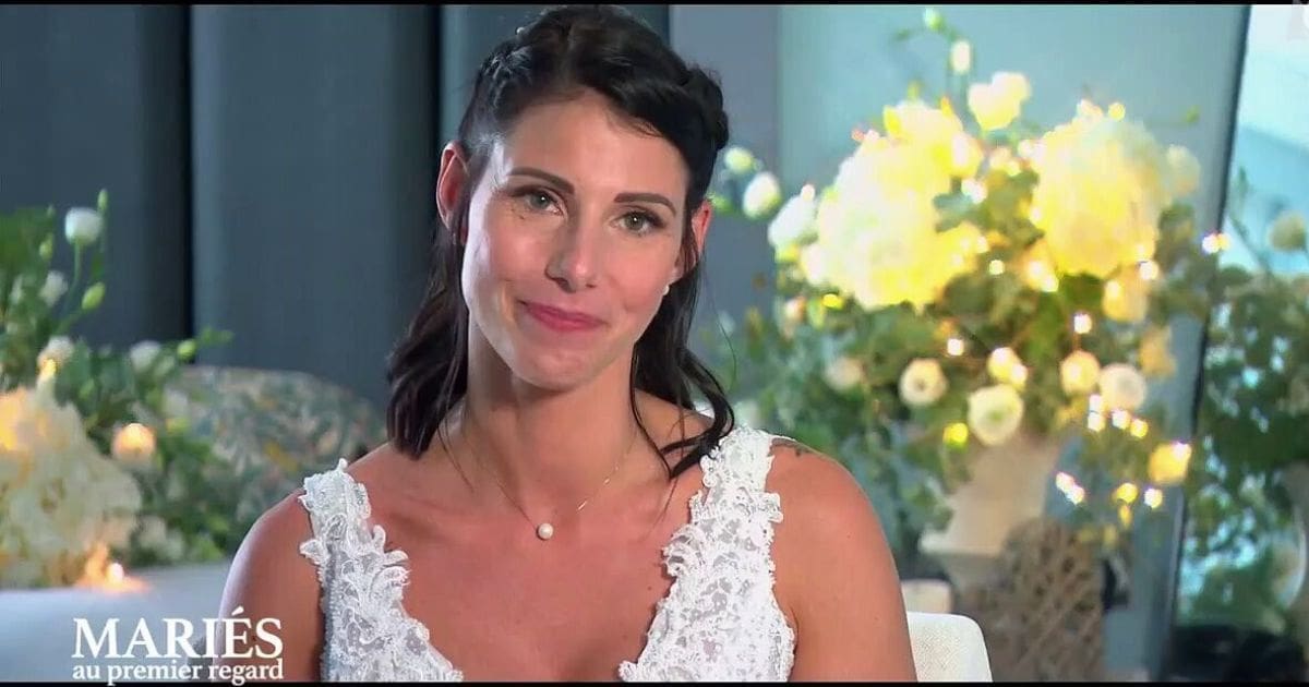 découvrez comment les internautes réagissent avec scepticisme face à l'émission 'mariés au premier regard'. analyse des opinions, débats et témoignages autour de cette expérience unique de rencontre et d'engagement.