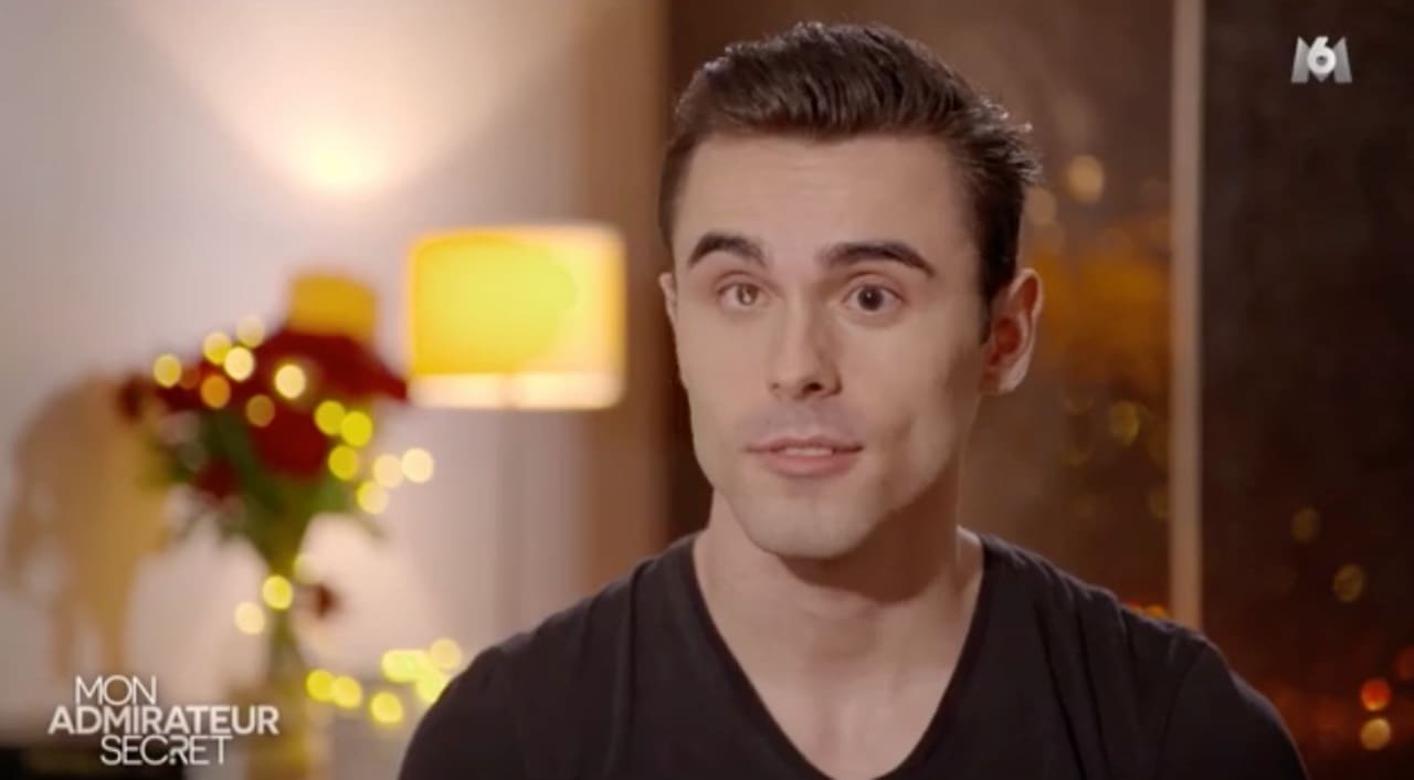 découvrez l'univers fascinant du 'mystérieux admirateur', où l'énigme, le charme et la passion se rencontrent. plongez dans une histoire captivante qui dévoile les secrets d'un amour inavoué et des sentiments cachés.