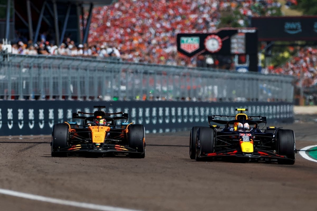 découvrez l'alliance fascinante entre red bull et mclaren, deux géants de la formule 1. plongez dans l'histoire de leur rivalité, leurs innovations technologiques et les moments marquants de leur collaboration sur la piste.