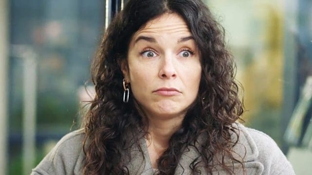 découvrez le résumé de l'épisode 1955 de 'demain nous appartient', où les intrigues palpitantes et les rebondissements inattendus tiennent les personnages en haleine. ne manquez pas les derniers développements de cette série à succès qui continue de captiver les téléspectateurs.