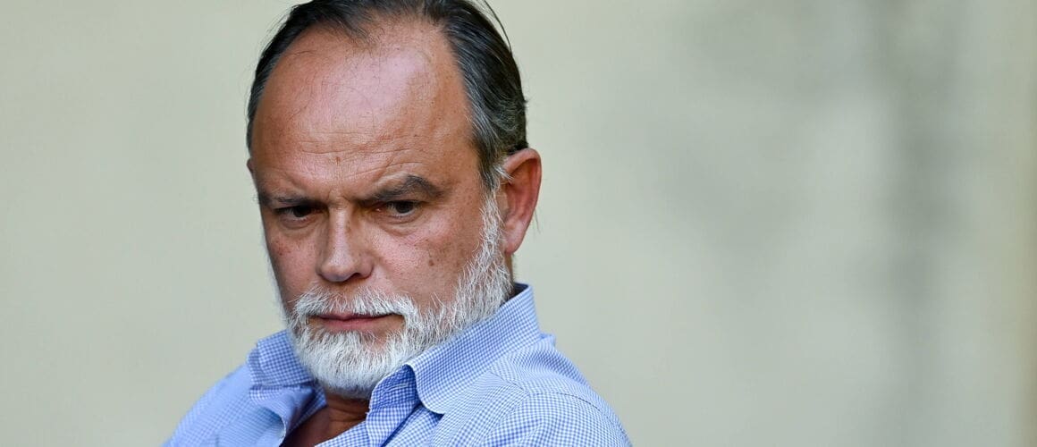 découvrez les dernières révélations sur édouard philippe, ancien premier ministre de france, et son impact sur la politique française actuelle. plongez dans son parcours, ses idées et ses projets futurs qui façonnent l'avenir du pays.