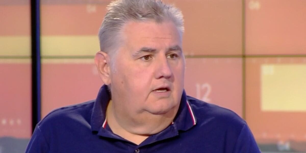 découvrez les coulisses de la carrière de pierre ménès, célèbre chroniqueur de canal+. plongez dans ses anecdotes, ses analyses percutantes et son parcours fascinant dans le monde du football. un portrait authentique et inédit à ne pas manquer !