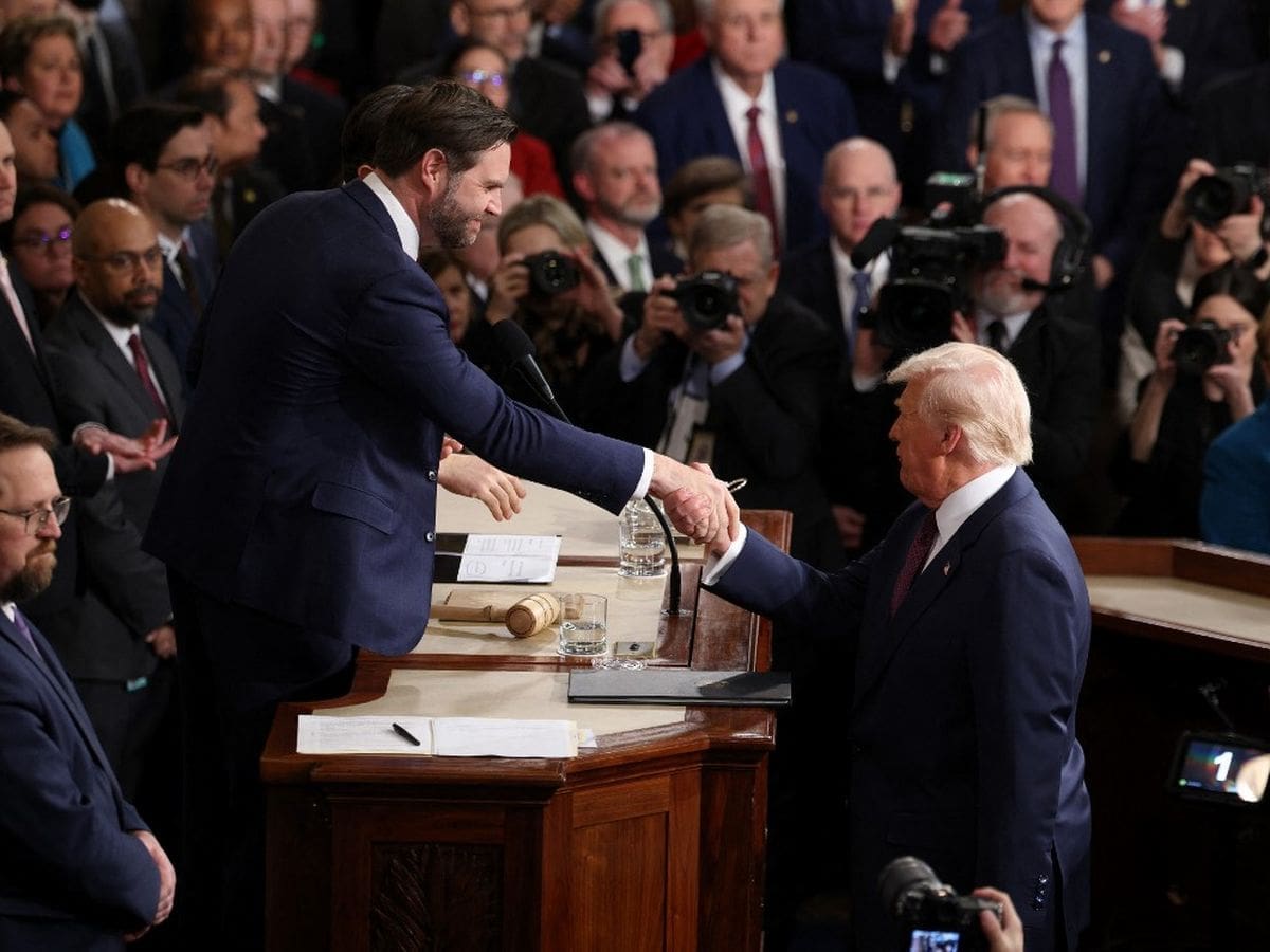 découvrez les stratégies derrière les relations franco-américaines sous l'ère trump, analysant les enjeux politiques, économiques et culturels qui ont façonné cette période unique. plongez dans les tactiques et manœuvres employées par la france pour naviguer dans les défis posés par la présidence trump.