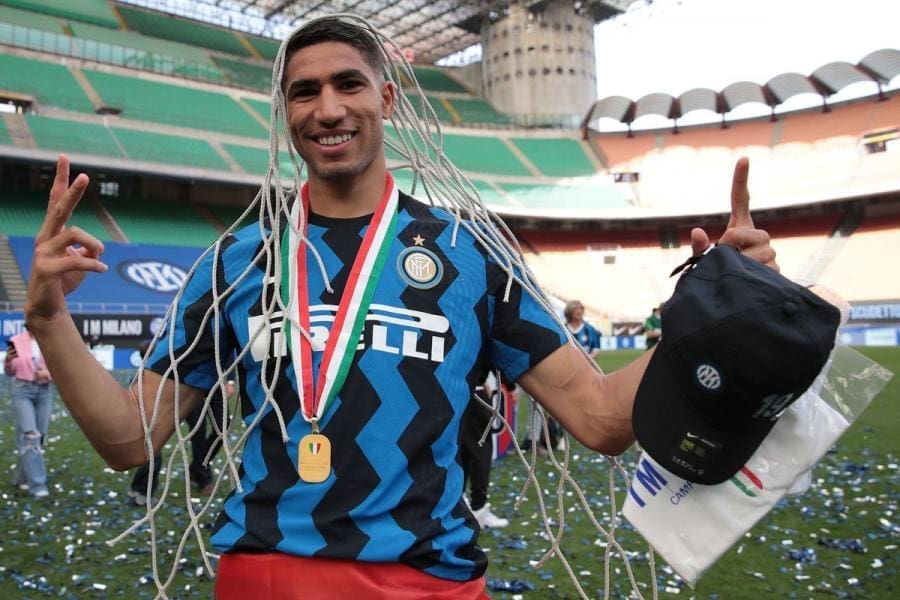 découvrez toutes les dernières informations sur le transfert d'achraf hakimi au psg. analyse des enjeux, impact sur l'équipe et réactions des fans, tout sur cette opération de haut niveau dans le monde du football.