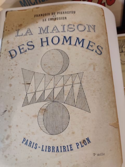 découvrez le trésor architectural de le corbusier à paris, un héritage unique qui allie modernisme et innovation. explorez les œuvres emblématiques de ce pionnier du design et plongez dans son univers créatif au cœur de la capitale française.
