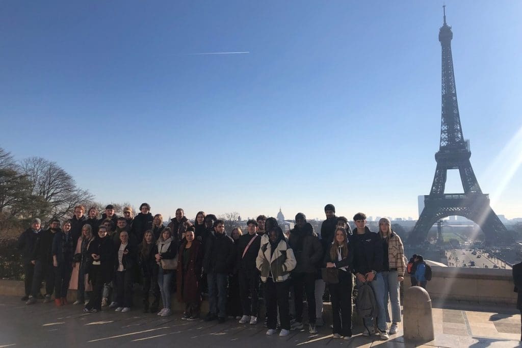 découvrez le trésor caché du corbusier à paris, un hommage à l'architecture moderne et à l'innovation. explorez ses œuvres emblématiques, apprenez sur son style unique et laissez-vous inspirer par son héritage artistique.